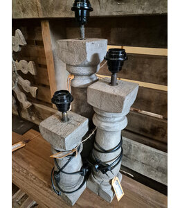## wordt niet verzonden - Massief houten baluster lampvoet taupe, maat M - ca. 10 x 10 x 49 (58cm incl. fitting)