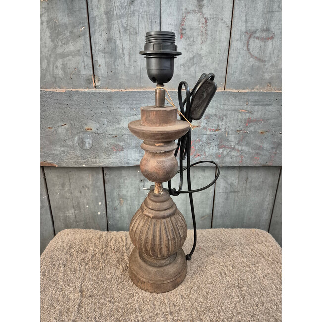 # Houten lampvoet (183) - 11 x 11 x 31 cm (40 cm incl fitting) - kleur kan iets afwijken