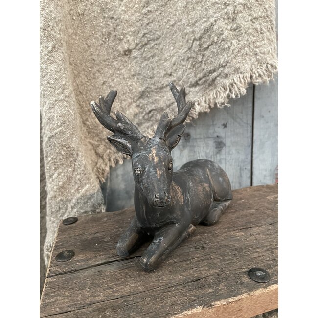 Countryfield Hert Eniko liggend L bruin H. 18 B. 20 D.  12