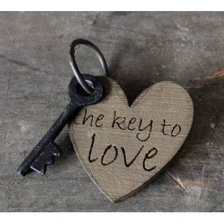 # Sleutel met tekst F | Love - (HxBxD) 6x6x1 cm