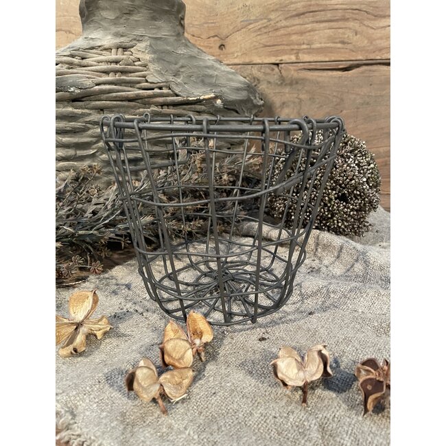 # Metalen mand "Abel" S  pot 15 dia18x15cm (zonder inhoud)