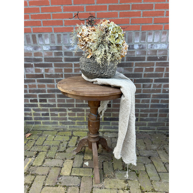 # donkere houten wijntafel M 55 x 55 x 78