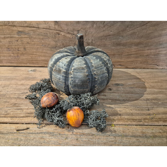 # Mix - houten pompoen - plat - ca. 14 x 14 x 12 cm - grijs melee