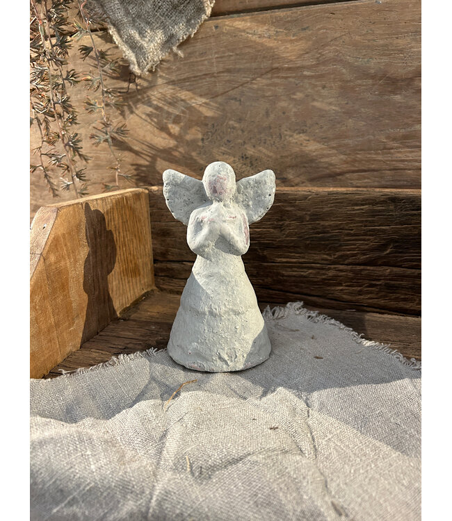 ## Engel aardewerk - 8 x 8 x 14 cm