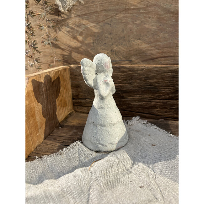 # Engel aardewerk - 8 x 8 x 14 cm