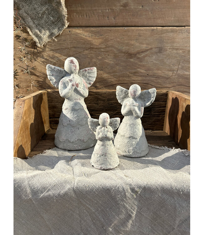 ## Engel aardewerk - 8 x 8 x 14 cm