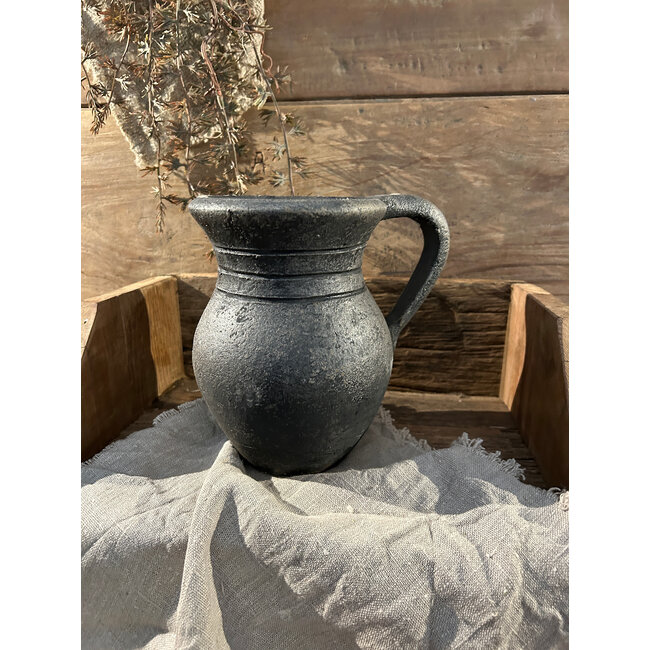 # Grijze aardewerk kan - 19 x 13 x 18 cm