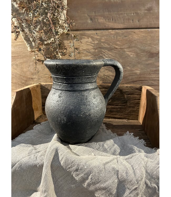 # Grijze aardewerk kan - 19 x 13 x 18 cm