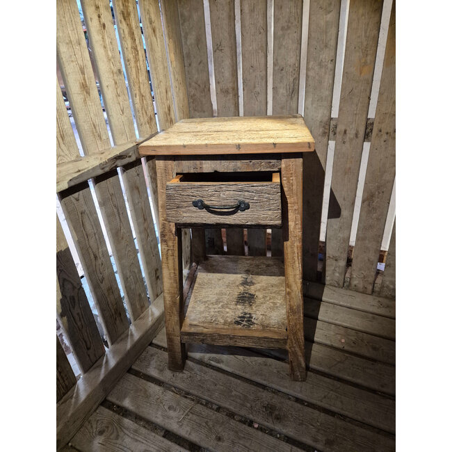 # Truckbodywood bijzetkastje Dieke - 45 x 45 x 75 cm
