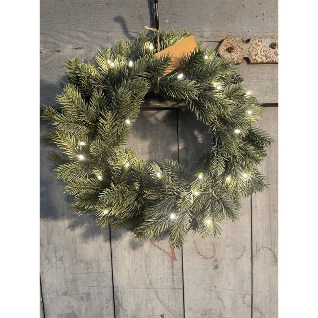 Kerstkrans geschikt voor buiten - imitatie - met licht - 40 cm - werkt op batterijen