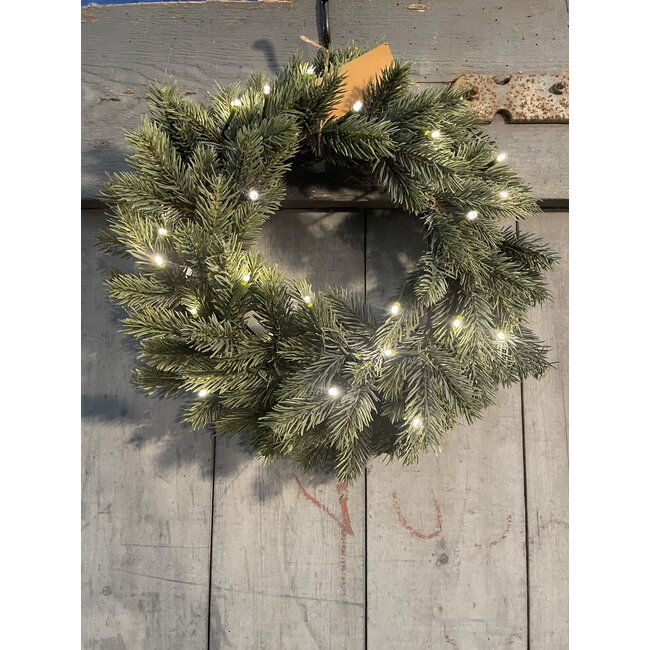 Kerstkrans geschikt voor buiten - imitatie - met licht - 40 cm - werkt op batterijen