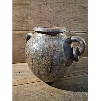 # Pot - aardewerk  (chocowhite)- met oren en ringen - ca. 34 x 30 x 28 cm