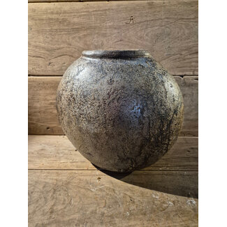 # Vaas - aardewerk - Choco White - ca. 36 x 25 x 32 cm