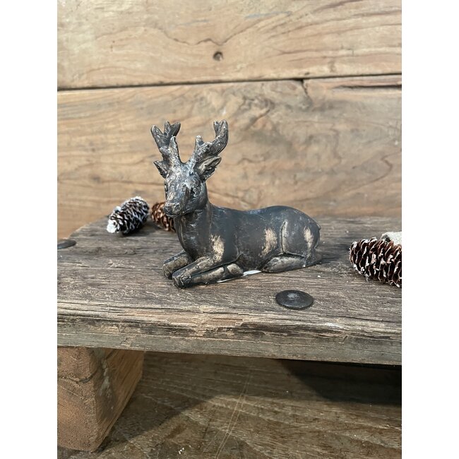 Countryfield # Hert Eniko liggend S bruin  - polystone - 10x4x10 cm