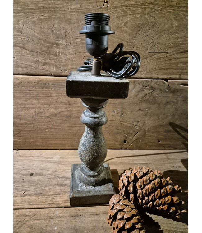 Houten lampvoet (221) per stuk- 10 x 10 x 25 cm (34 cm incl. fitting) - excl. kap