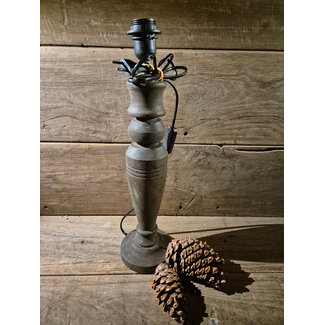 Houten lampvoet (223) per stuk- 12 x 12 x 40 cm (49 cm incl. fitting) - excl. kap