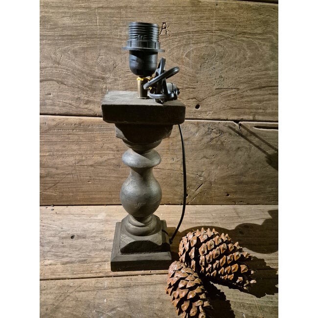 Houten lampvoet (224) per stuk- 11 x 11 x 30 cm (39 cm incl. fitting) - excl. kap