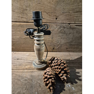 Houten lampvoet (226) per stuk- 9 x 9 x 20 cm (29 cm incl. fitting) - excl. kap