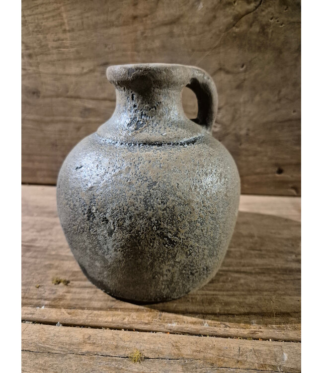 # Vaas - met oor - aardewerk - Black and Sand - ca. 14 x 14 x 16 cm