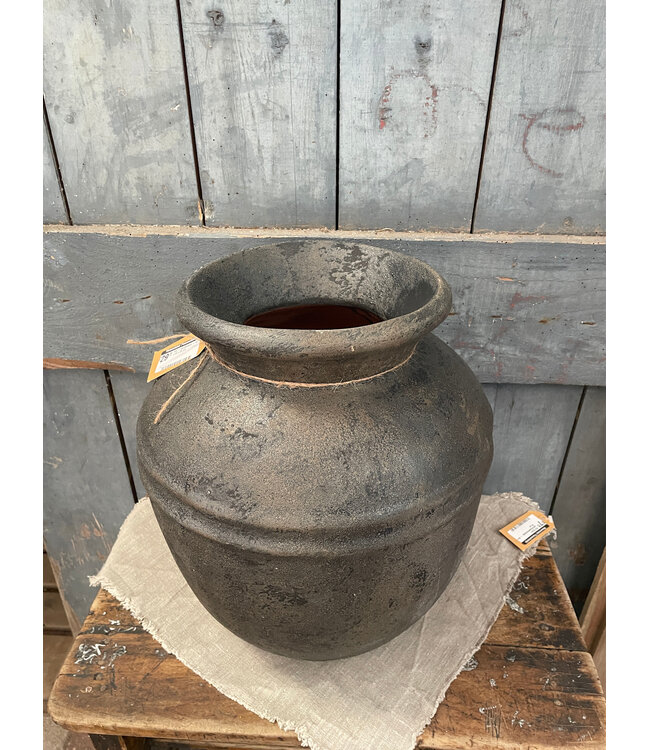 # Pot - aardewerk - ca. 35 x 35 x 35 cm