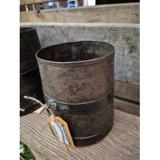 # Metalen pot met beslag - klein - ca. 14 x 15 cm