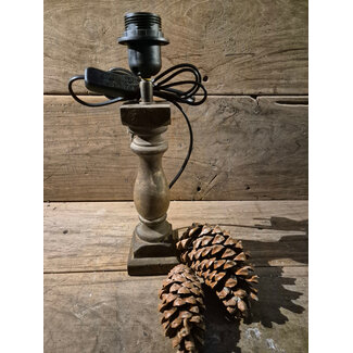 Houten lampvoet (228) per stuk- 8 x 8 x 24 cm (33 cm incl. fitting) - excl. kap