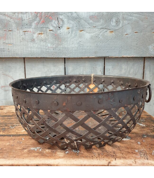 # Iron basket M D31 x 11cm