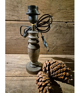 # Houten lampvoet (222) per stuk- 9 x 9 x 20 cm (29 cm incl. fitting) - excl. kap - kleur kan afwijken