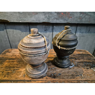 # Mix - houten pot met deksel op voet - per stuk - ca.  10 x 10 x 17 cm