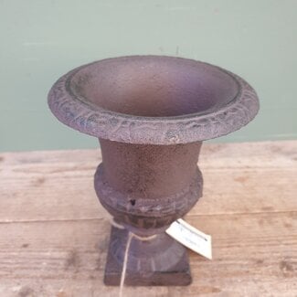 ## Franse vaas - gietijzer - B 17,3 X D 17,3 X H 23,1