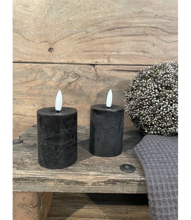 # Set van 2 ledkaarsen zwart - 5 x 6,5 cm - excl. 2AAA batterijen