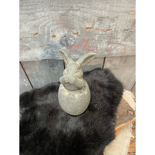 ## wordt niet verzonden - Rabbit In A Egg Majestic Vintage M D.9 H.16