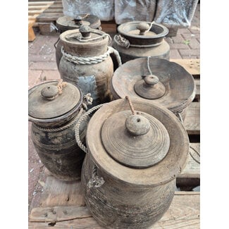 ## Mix - Nepalese houten pot met deksel - per stuk