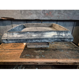 # Stenen plateau op voet - ca. 30 x 13 - wordt niet verzonden