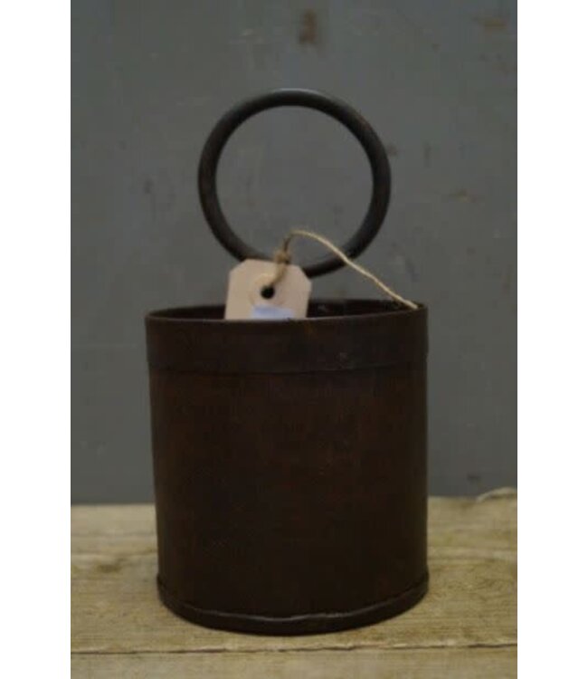 # F726 - Oude fleshouder - metaal - donkerbruin - 11 x 11 x 20 cm (incl. ring van 9 cm)