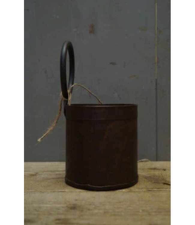 # F726 - Oude fleshouder - metaal - donkerbruin - 11 x 11 x 20 cm (incl. ring van 9 cm)