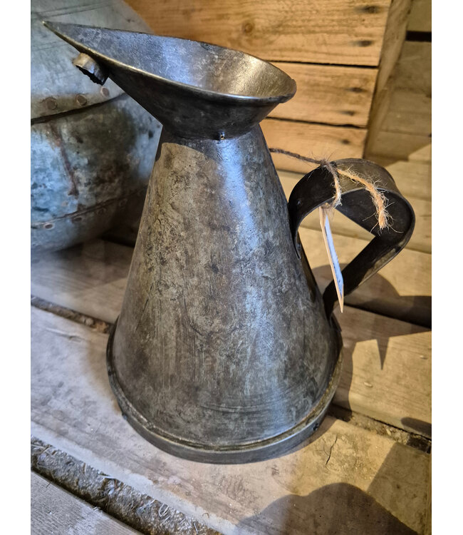 # Metalen kan - groot - ca. 19 x 19 x 23 cm