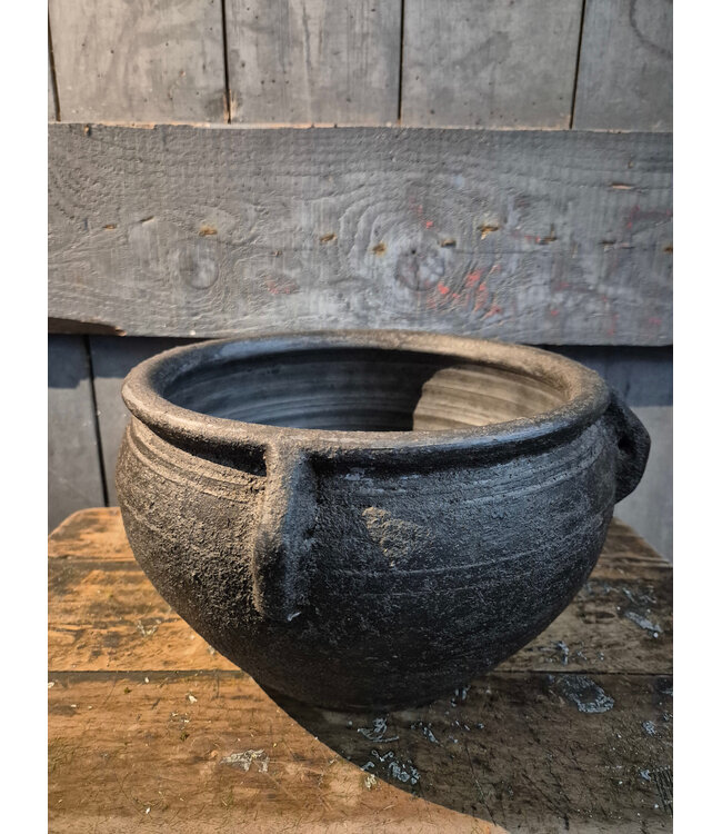 # Pot Klara Dark - aardewerk - ca. 28 x 28 x 17 cm