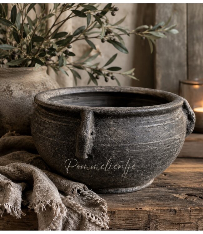 # Pot Klara Dark - aardewerk - ca. 28 x 28 x 17 cm