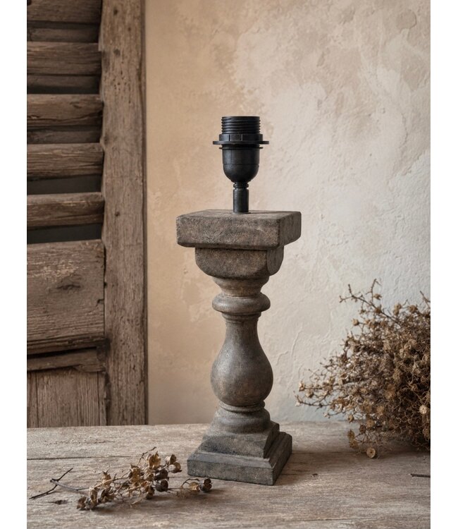 # Houten lampvoet (302) per stuk- 10 x 10 x 31 cm (40 cm incl. fitting) - excl. kap