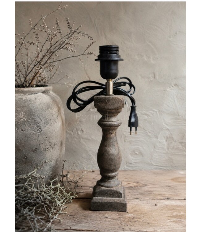 # Houten lampvoet (304) per stuk- 8 x 8 x 25 cm (34 cm incl. fitting) - excl. kap