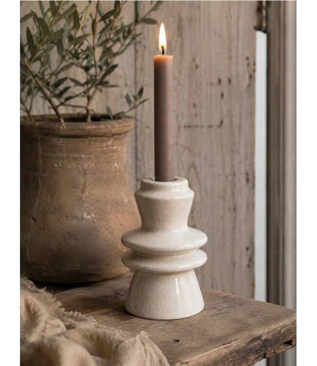 Aardewerk kaarsenstandaard Pile beige - 9,5x9,5x14cm