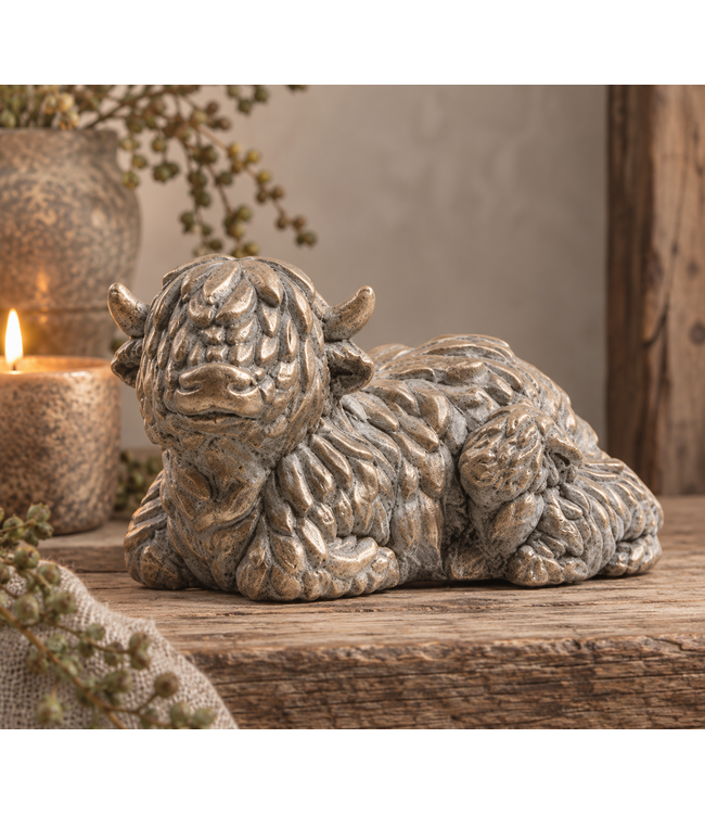 @ Hooglander koe m/kind cement goud 16x10x9 cm