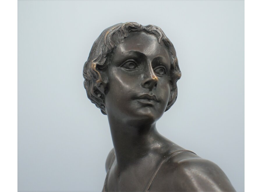 Art deco beeld van danseres gesigneerd "Bruno Zack"