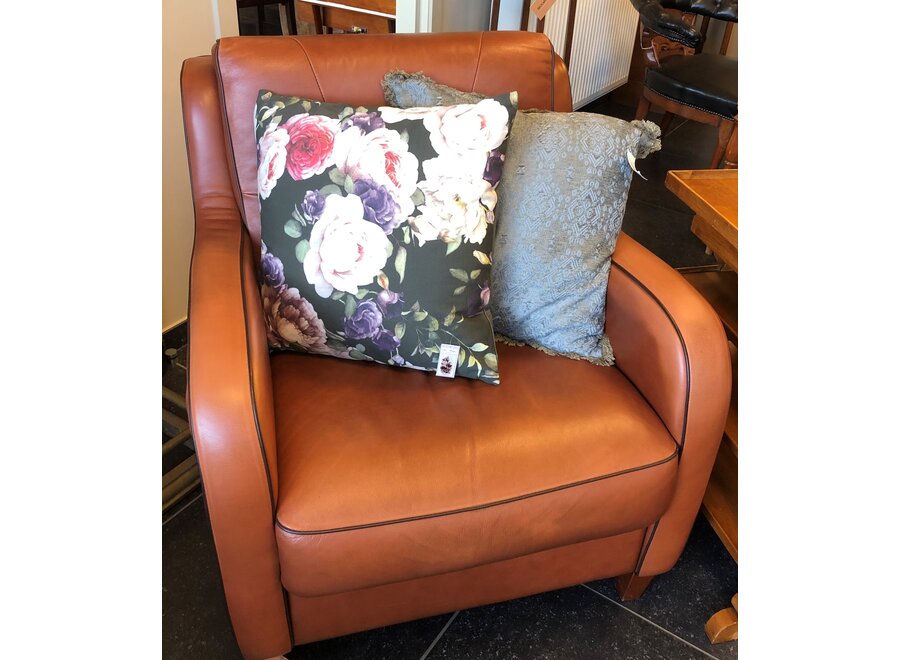 Engelse clubzetel - cognac-kleurig leder met zwart lederen bies