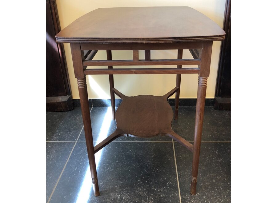 Jugendstil - tafel en 4 stoelen