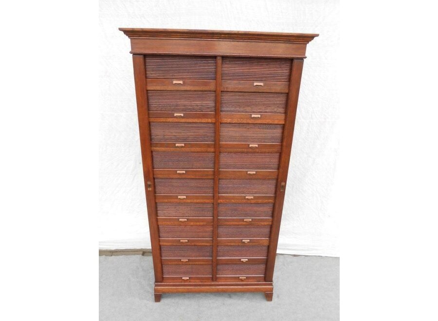 Filing cabinet with separate shutters