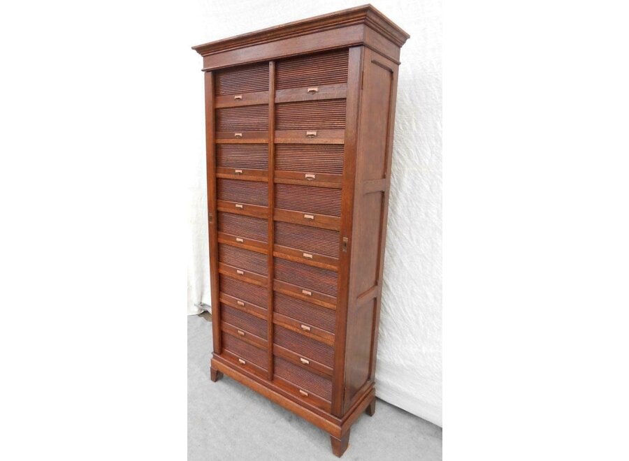 Oak roller shutter cupboard - Ca 1900
