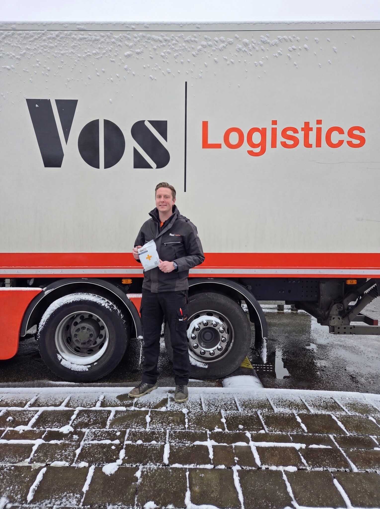 De eerste 15 minuten tellen: waarom Vos Logistics First15 Life Saving Kits in de vrachtwagens heeft