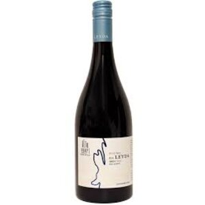 Vina del Nuevo Mundo Alto Huapi Pinot Noir 2024 Vina del Nuevo Mundo Alto Huapi Pinot Noir 2024